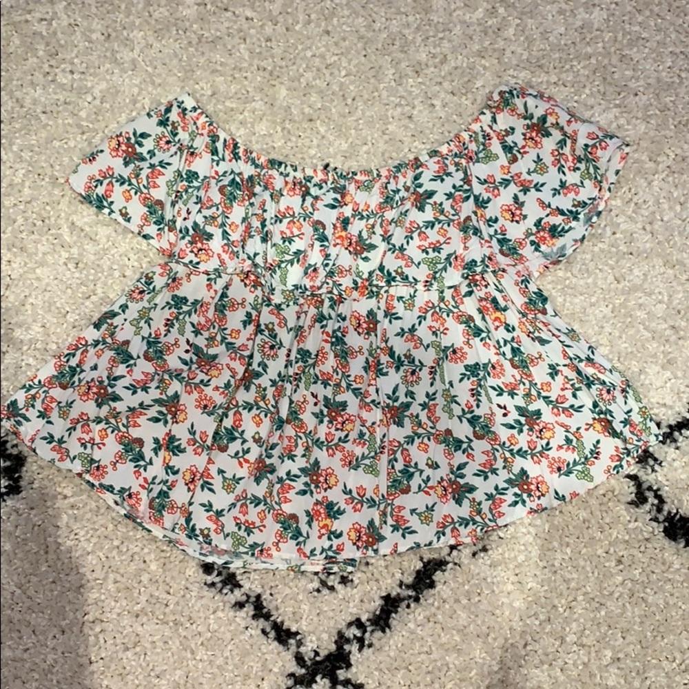 Revolve Glamorous Ruffle Crop Top - Picture 2 of 3